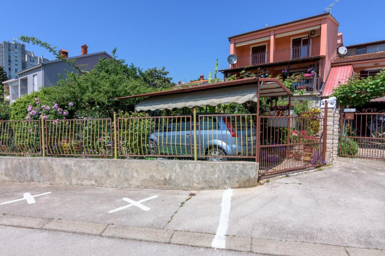 Apartments With A Parking Space Pula - 16053 Extérieur photo