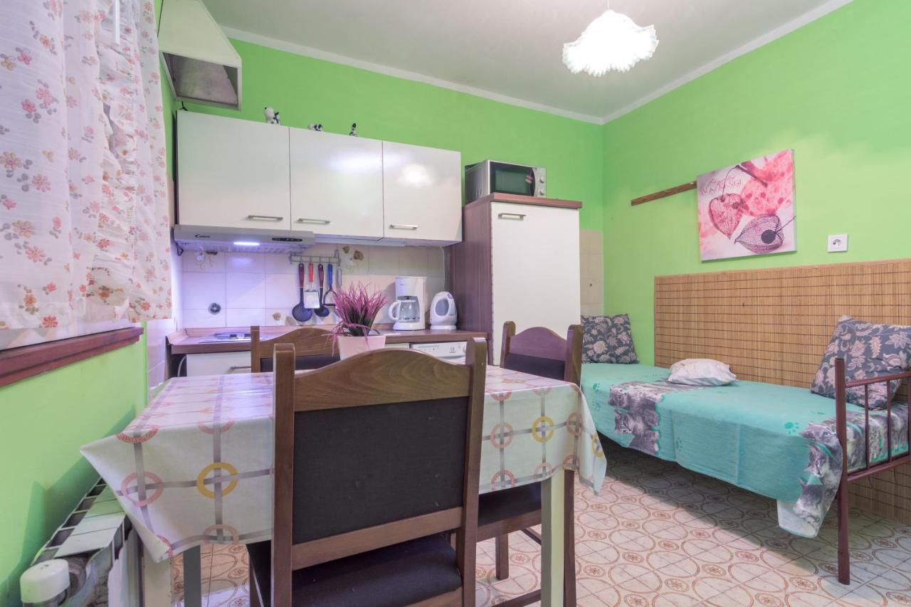 Apartments With A Parking Space Pula - 16053 Extérieur photo